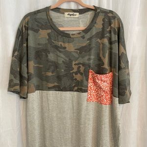 💥Closet clear out💥 Camo t-shirt - 1x